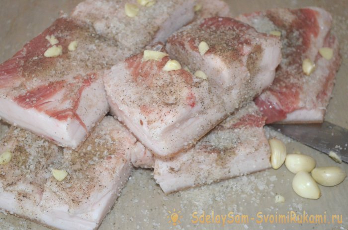 Как засолить свиное сало