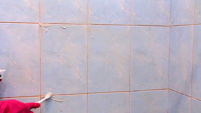 Как отбелить плиточные швы в ванной комнате