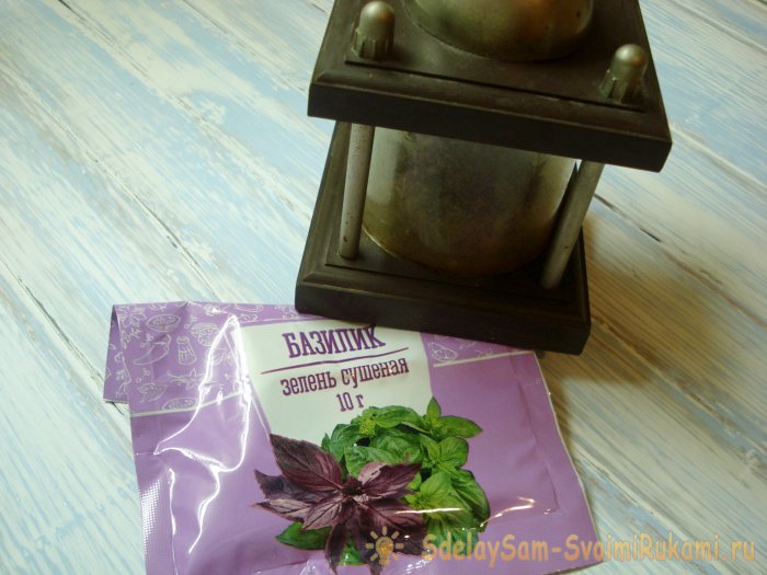 Домашняя колбаса из куриных бедер и свиного фарша