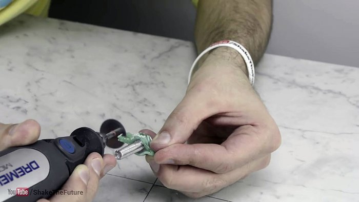 Как сделать болт барашек из обычного болта и ПЭТ бутылки