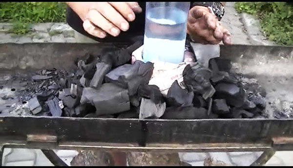 Как разжечь уголь феном