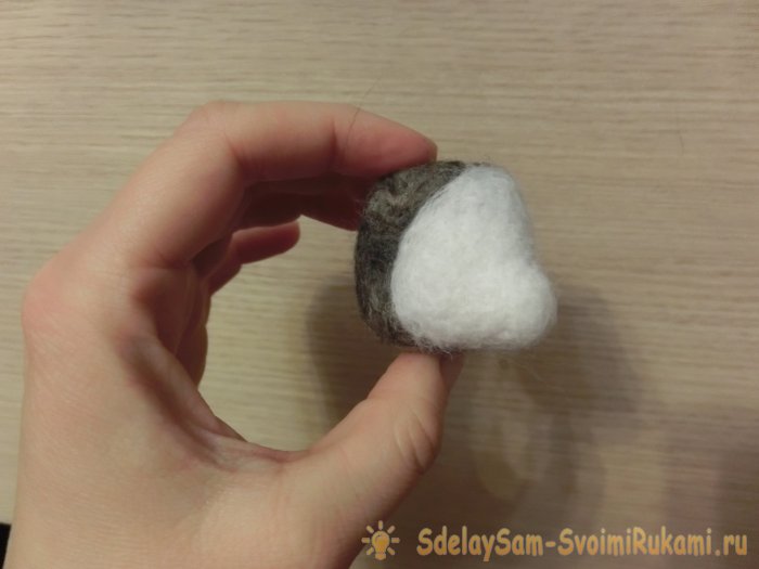 Валяный енот из шерсти