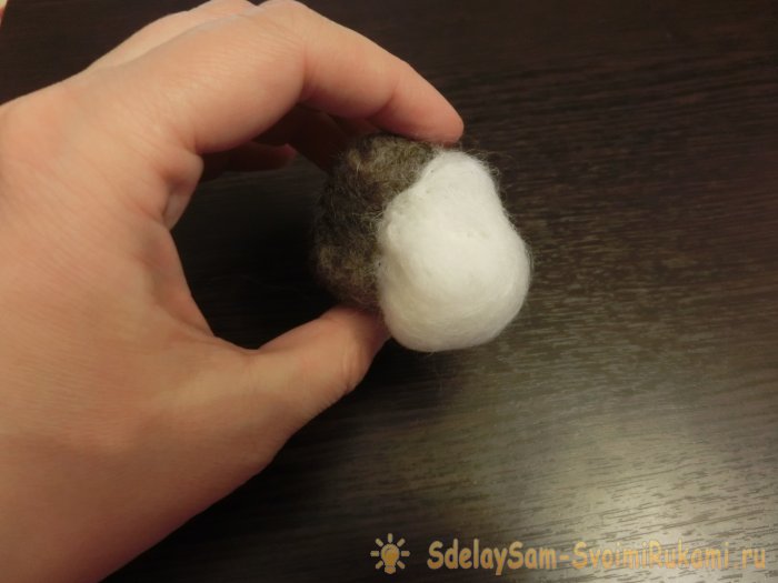 Валяный енот из шерсти