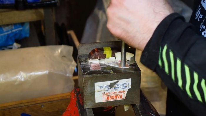 Сварочный аппарат на 200 А из микроволновок