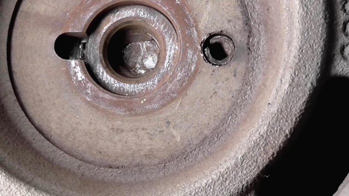 Обломился винта шкива коленвала