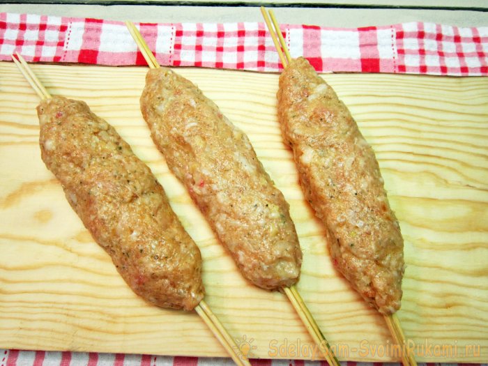 Люля-кебаб из куриного филе на сковороде