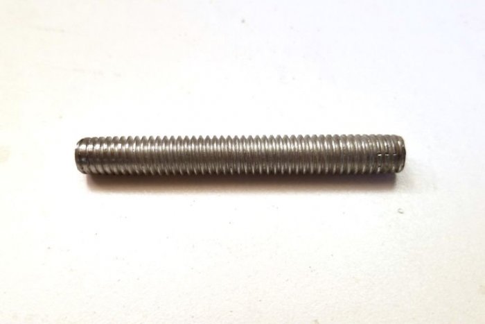 Изготавливаем метчик для дерева из болта