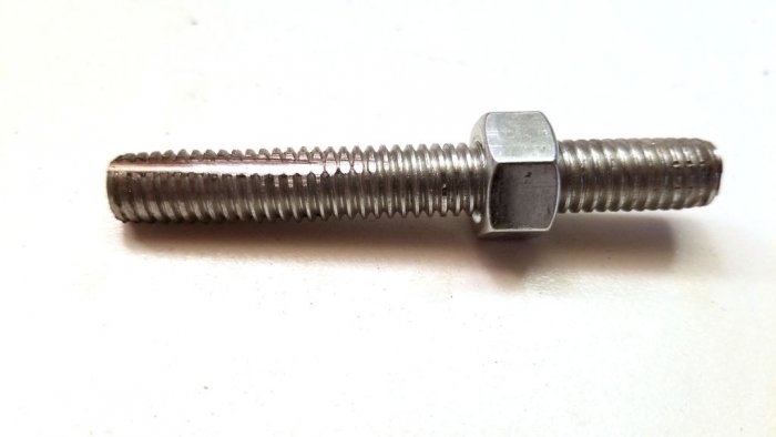 Изготавливаем метчик для дерева из болта