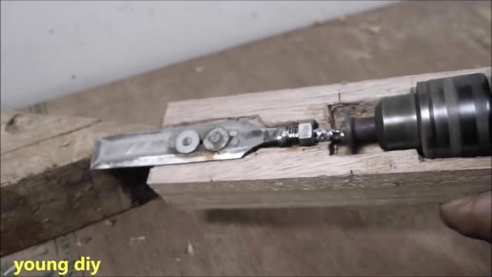 Собираем стамеску с электроприводом из дрели