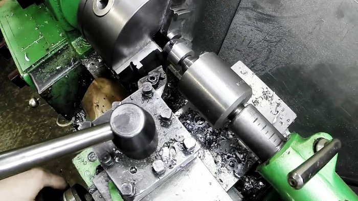 Как сделать квадратное отверстие