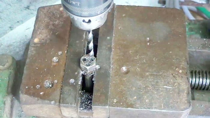 Приспособление для восстановления резьбы