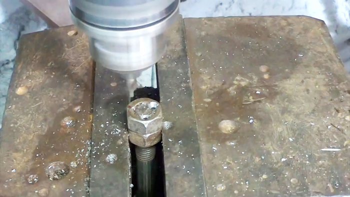 Приспособление для восстановления резьбы