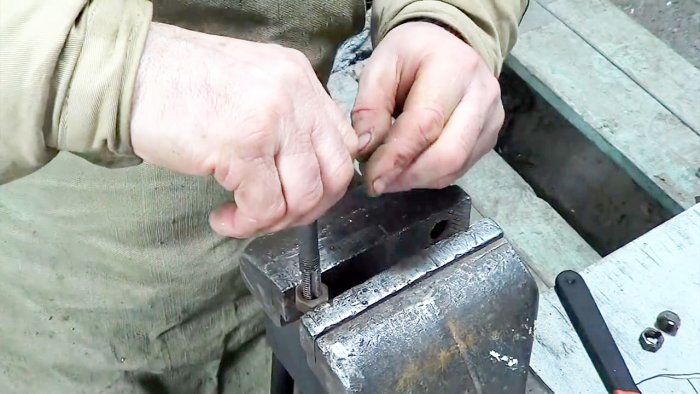 Приспособление для восстановления резьбы