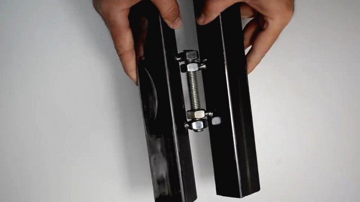 Навесная петля из подручных материалов