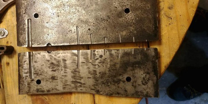 Заклепочный блок из рельсовой подкладки