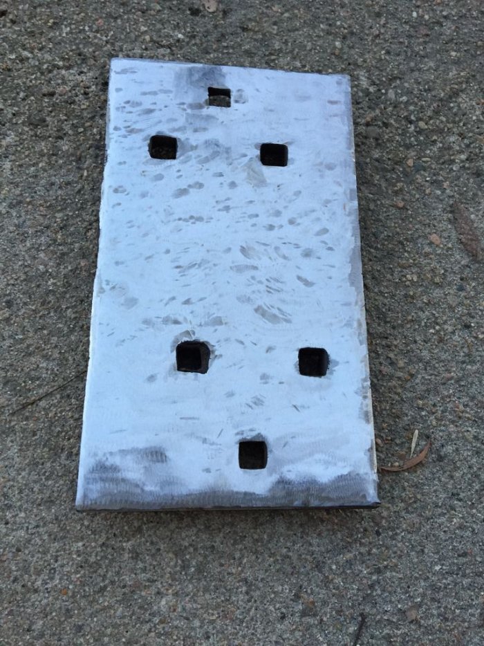 Заклепочный блок из рельсовой подкладки