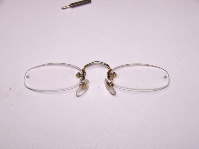 Быстрый ремонт оправы очков