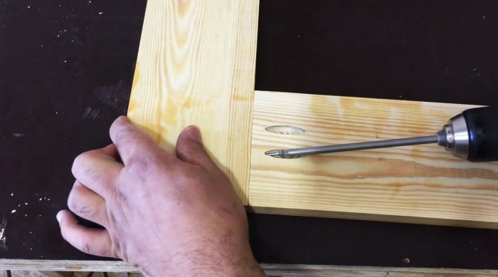 Кондуктор для соединения на косой шуруп