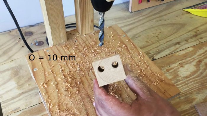 Кондуктор для соединения на косой шуруп