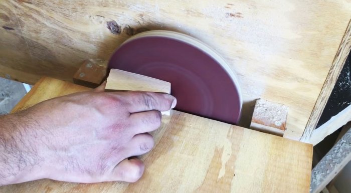 Кондуктор для соединения на косой шуруп