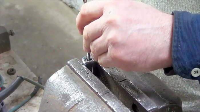 Сломался Dremel  не беда его может заменить болгарка