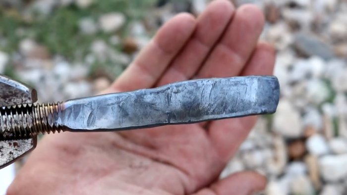 Как превратить болт в красивый маленький сувенирный охотничий нож