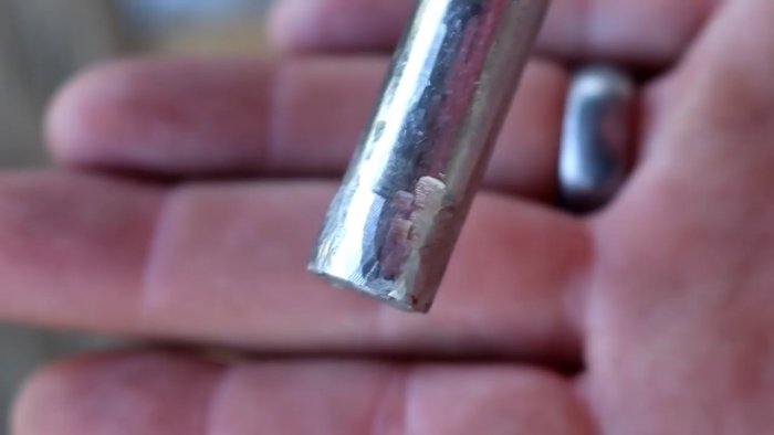 Как превратить болт в красивый маленький сувенирный охотничий нож