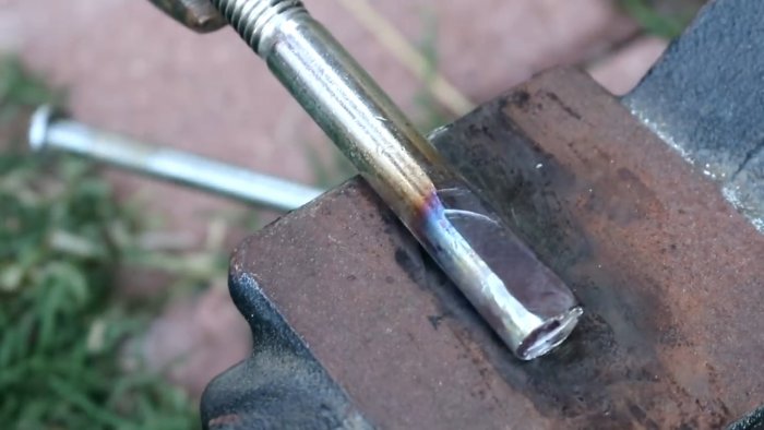 Как превратить болт в красивый маленький сувенирный охотничий нож