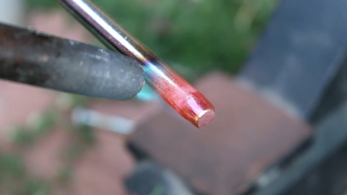 Как превратить болт в красивый маленький сувенирный охотничий нож