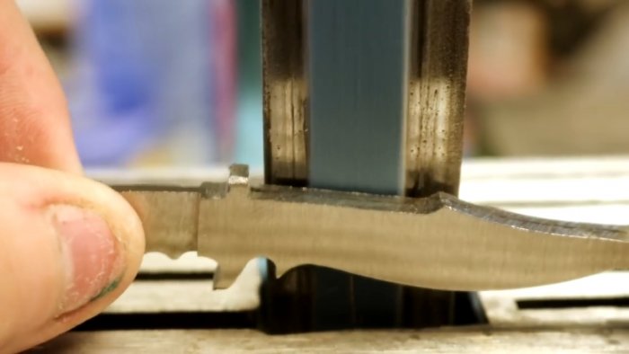 Как превратить болт в красивый маленький сувенирный охотничий нож