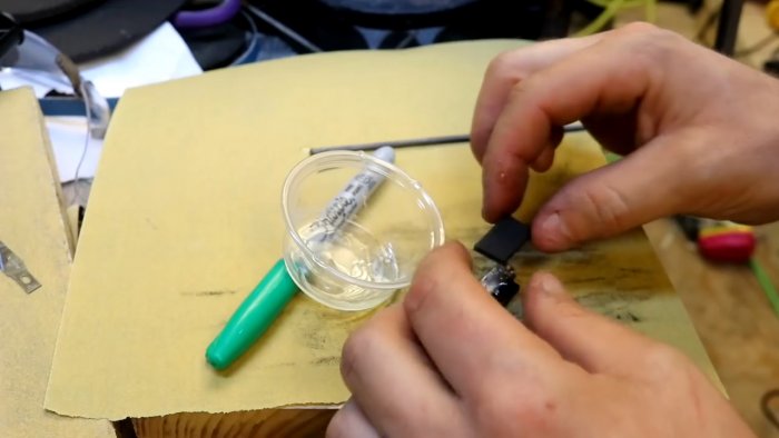 Как превратить болт в красивый маленький сувенирный охотничий нож