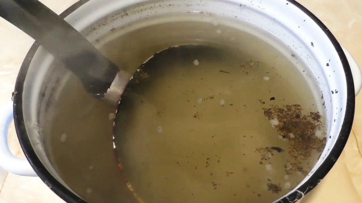 Как очистить очень грязную сковородку без лишних усилий