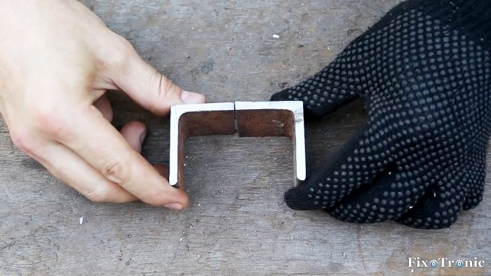 Съемное приспособление для вырезания кругов в листовом металле с помощью болгарки