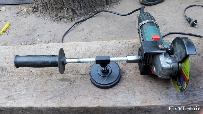 Съемное приспособление для вырезания кругов в листовом металле с помощью болгарки