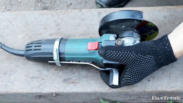 Съемное приспособление для вырезания кругов в листовом металле с помощью болгарки