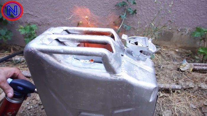 Переносная чудо печь из старой канистры своими руками