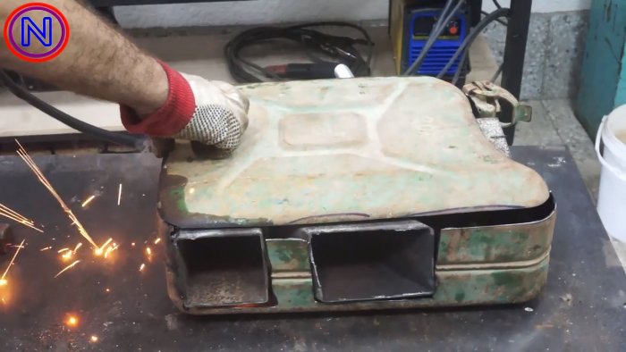 Переносная чудо печь из старой канистры своими руками