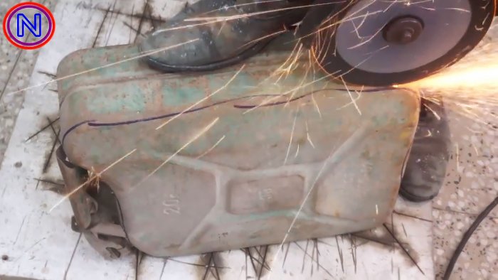 Переносная чудо печь из старой канистры своими руками