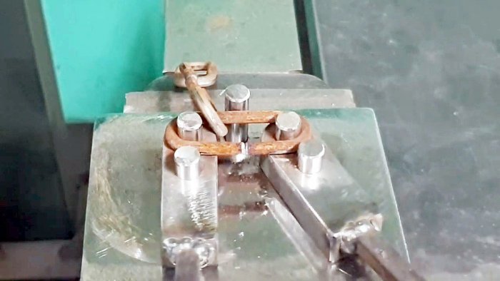 Самодельный ручной станок для гибки цепных звеньев