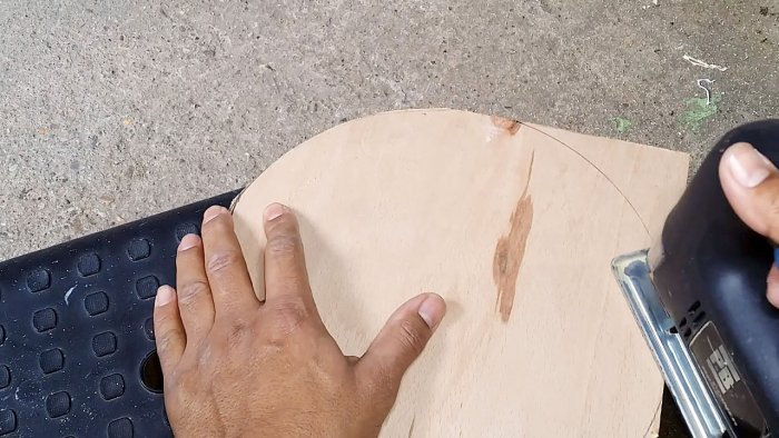 Удобная катушка из пластикового ведра для хранения садового шланга