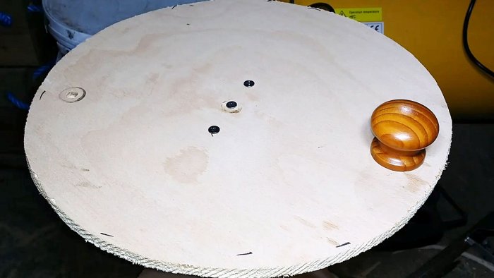 Удобная катушка из пластикового ведра для хранения садового шланга