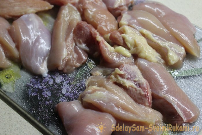 Хрустящие куриные наггетсы в кукурузной панировке