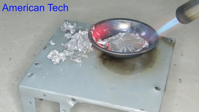 Переплавляем алюминиевые банки в слитки в домашних условиях