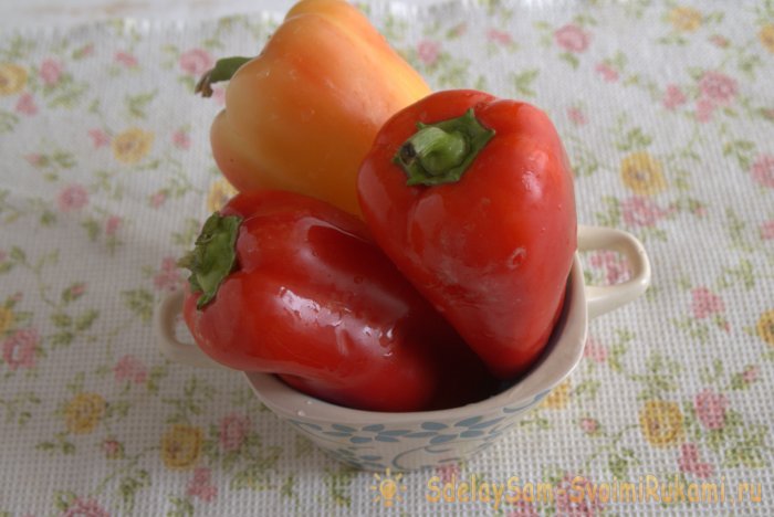 Как замораживать перец для экономии места в холодильнике