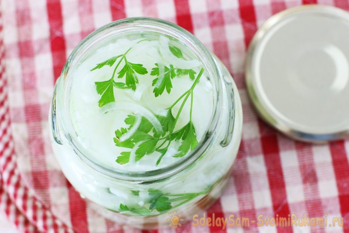 Быстрый маринованный лук к шашлыкам