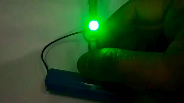 Простенькая светодиодная мигалка на оптопаре