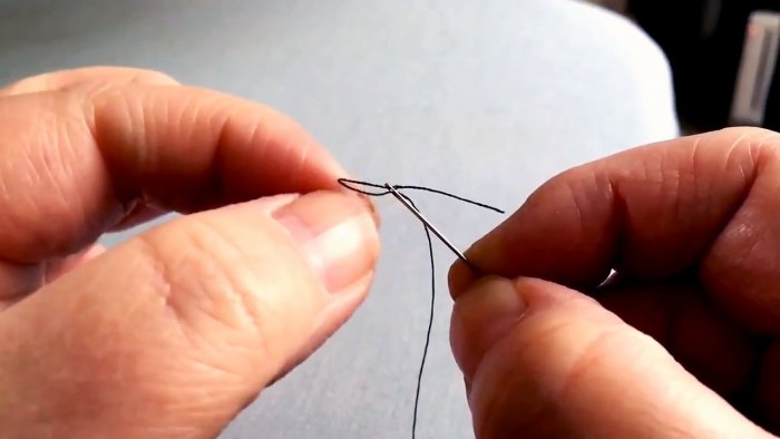 Как продеть нитку в иголку без смачивания приспособлений и лишней волокиты