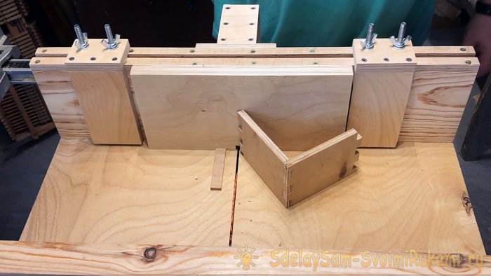 Торцовочная каретка шипорезка для ящичного соединения