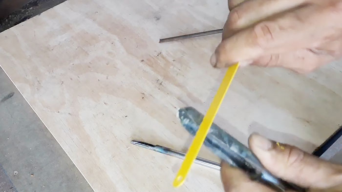 Как быстро закалить ручной инструмент с помощью жестяной банки и древесного угля