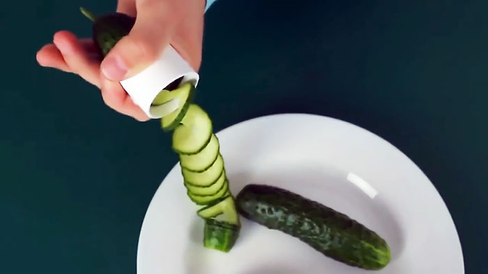 Как сделать фигурный нож для овощей из куска ПВХ трубы